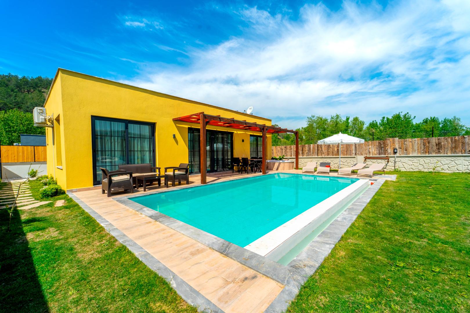 Villa Çalış in Seydikemer, with Private Pool