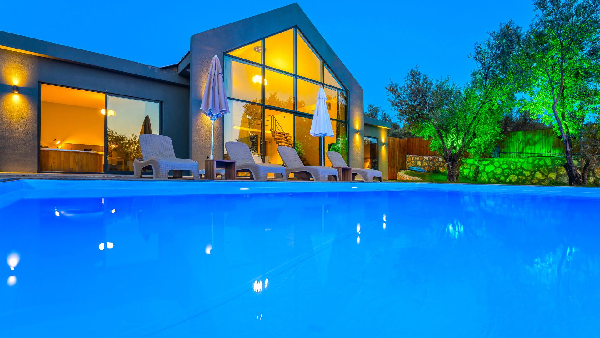 Villa Lux in Caykoy, with Private Pool