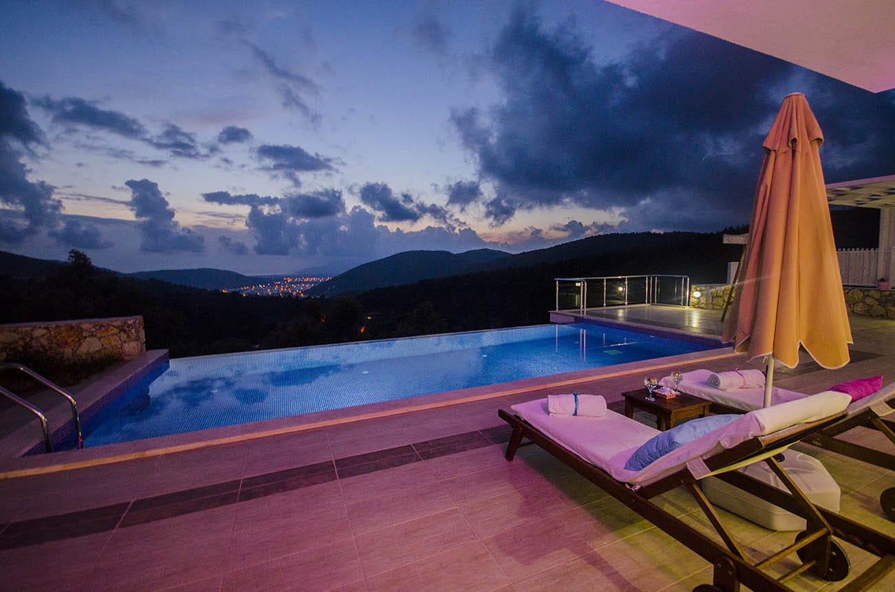 Villa Pinky in Akbel, with Private Pool