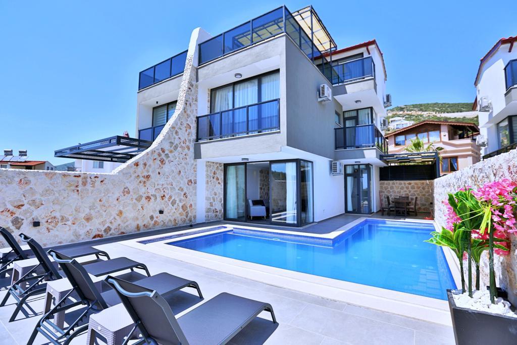 Villa Atlas Deluxe in Kalamar, with Private Pool