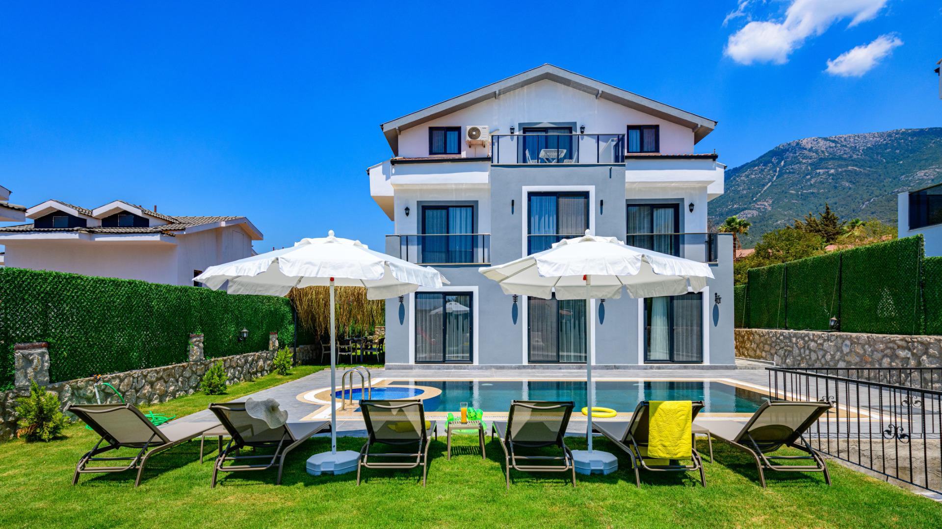 Villa Atlantis, 8 Person Villa for Rent in Fethiye Hisaronu