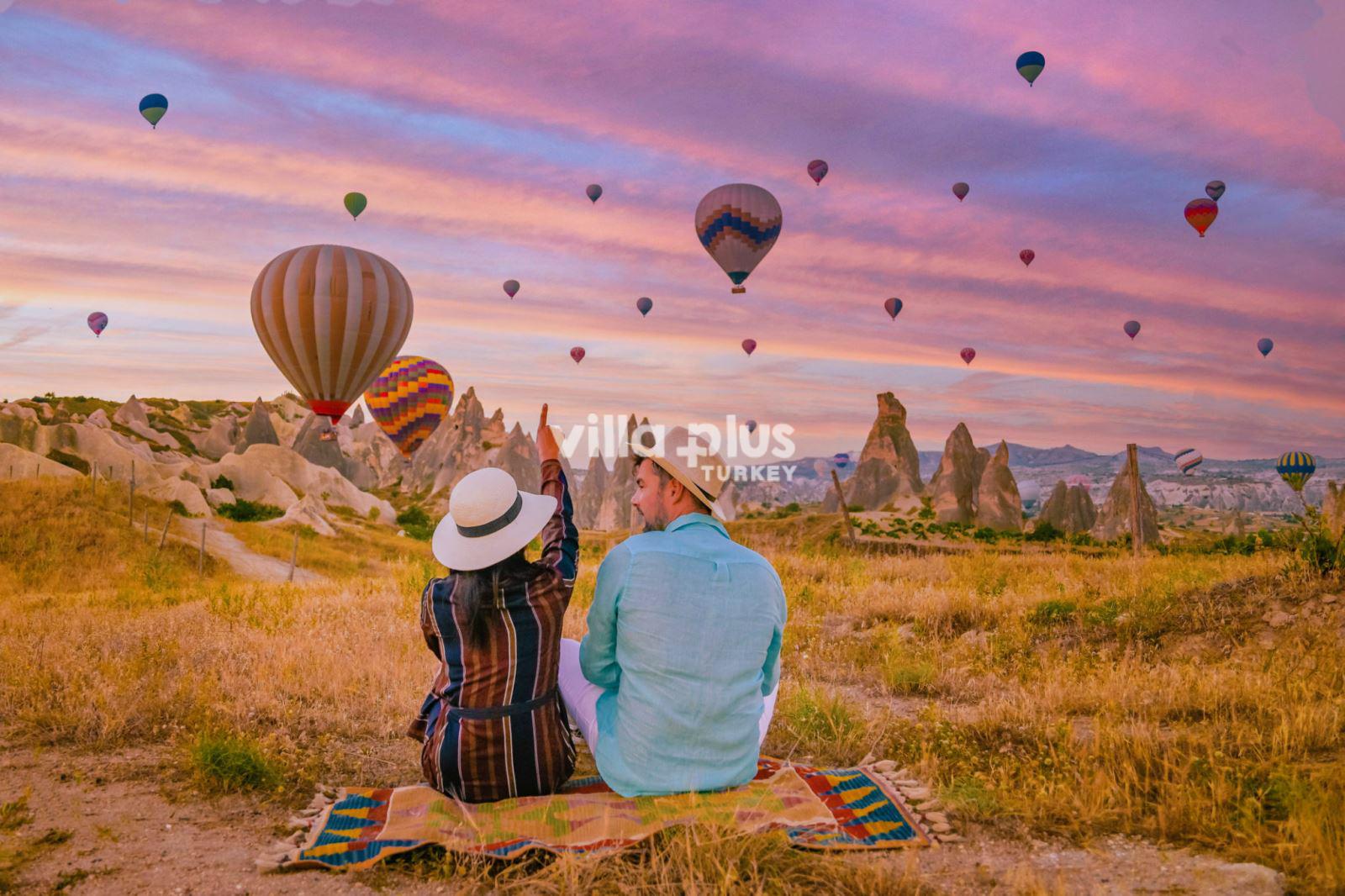 hot air balloon in urgup fairy chimneys