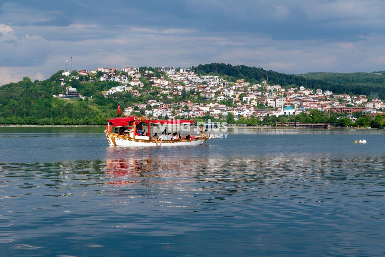 sapanca lake boat trip