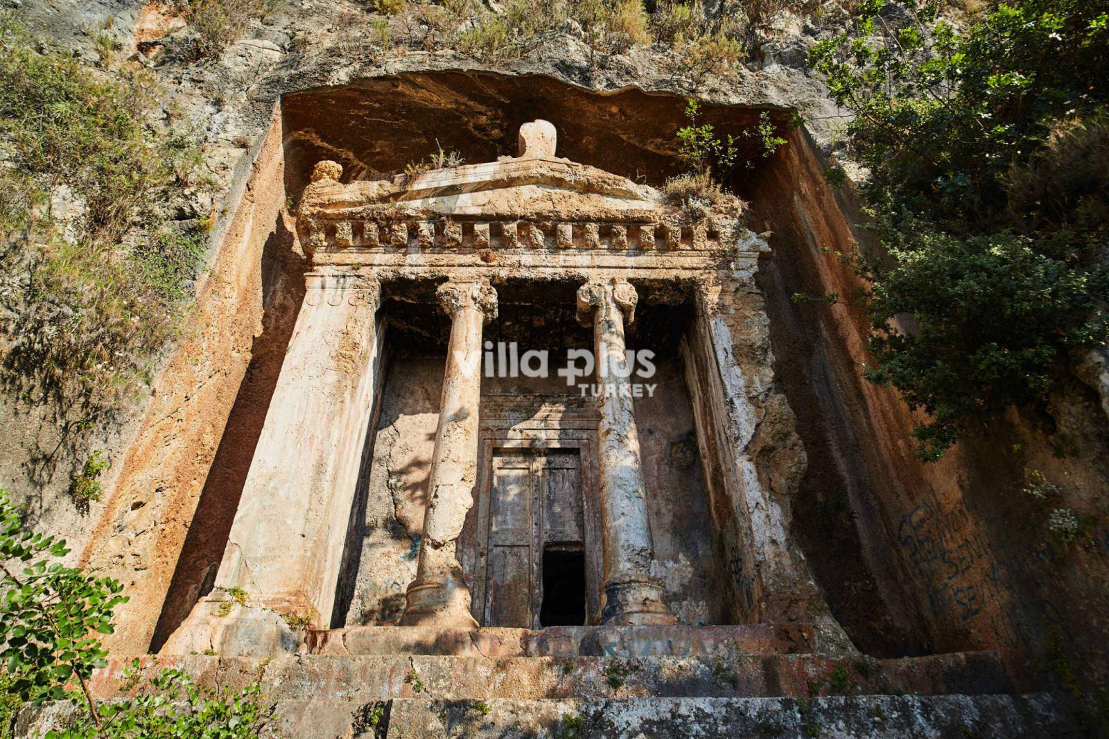 rock tombs in turkey