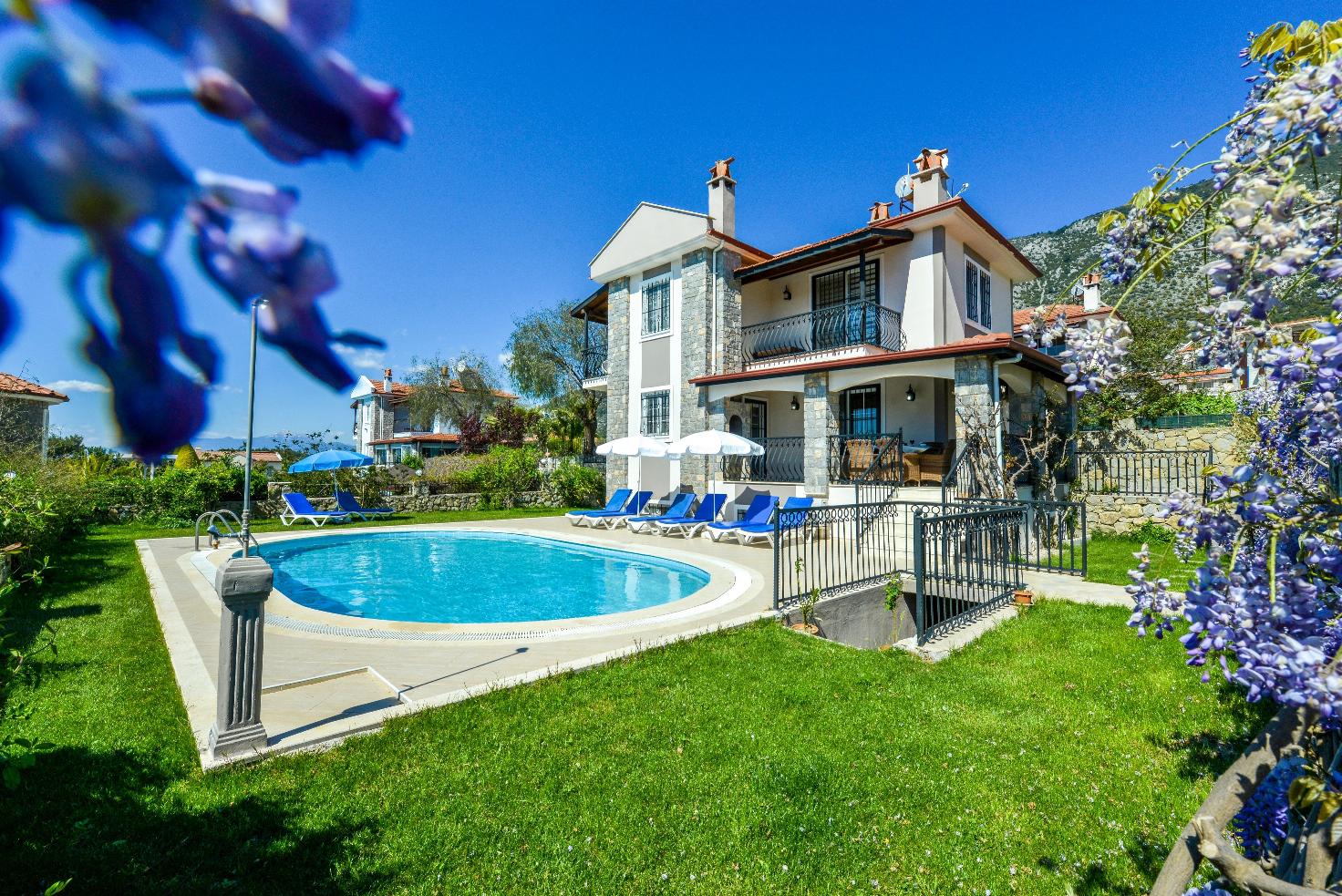 Villa Oriana, 9 Person Villa for Rent in Fethiye Ovacik