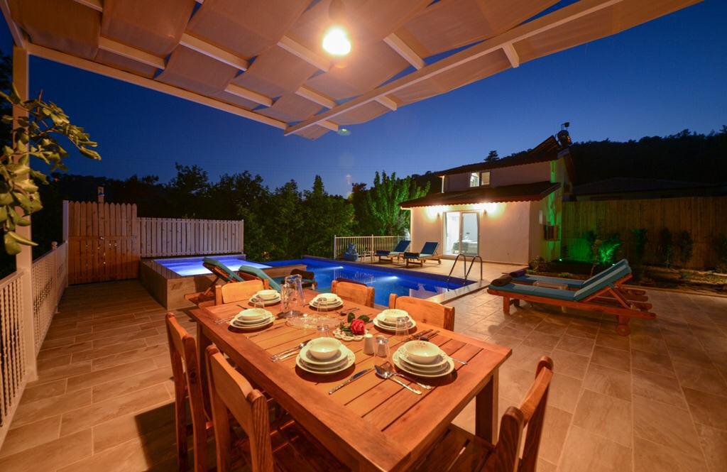 Villa Botanya in İslamlar, with Private Pool