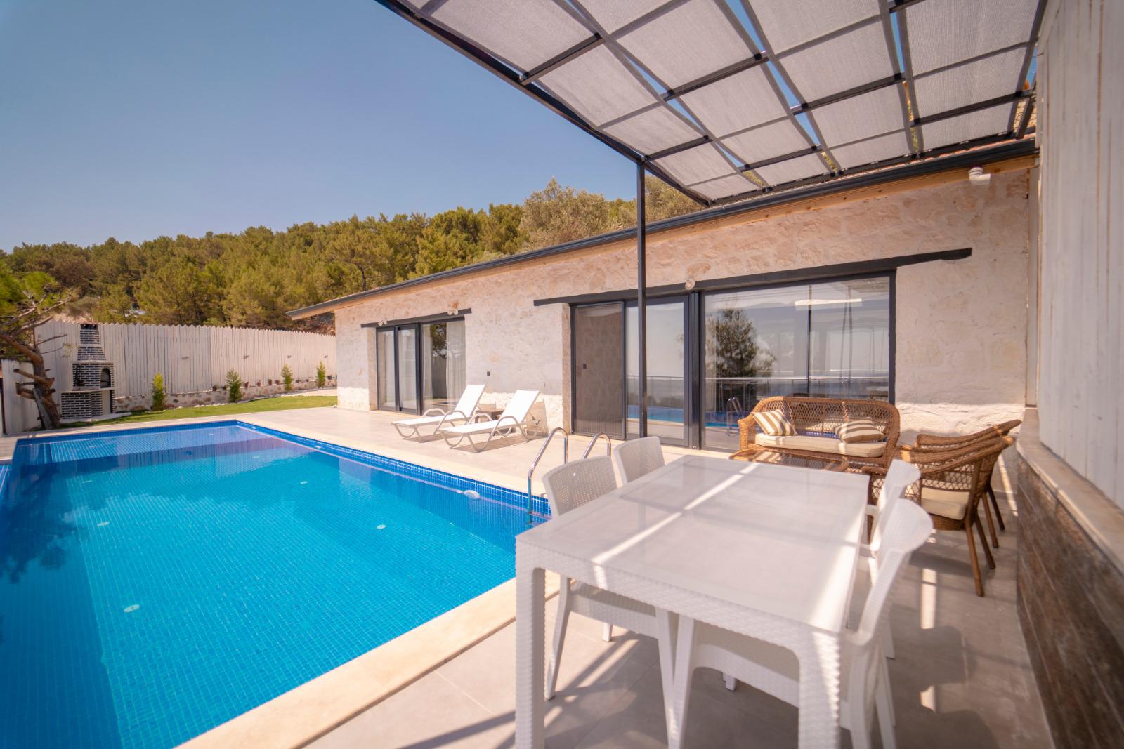 Villa Savas in İslamlar, with Private Pool